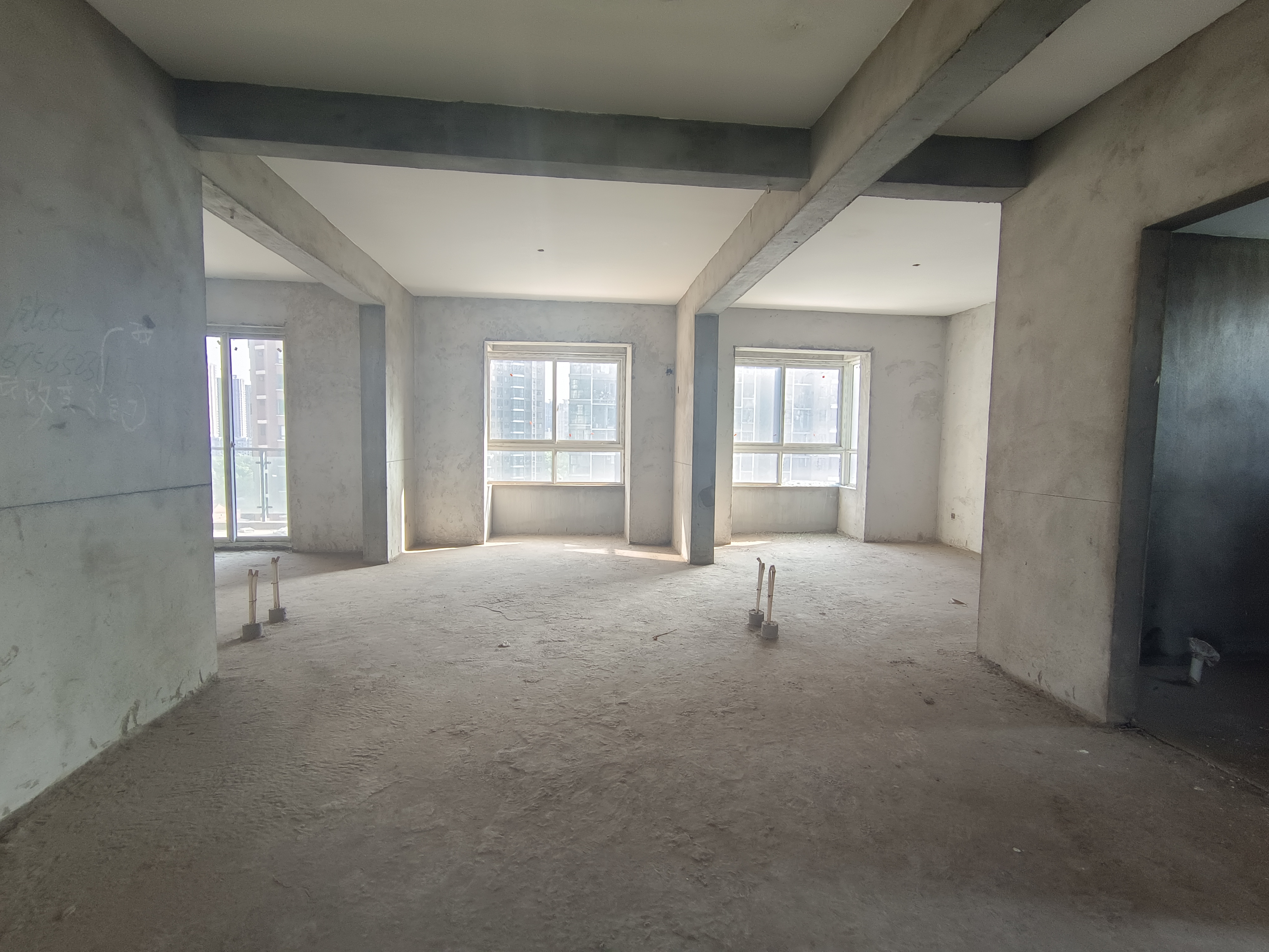 冠都现代城（冠都幸福彼岸）  4室2厅2卫   75.00万