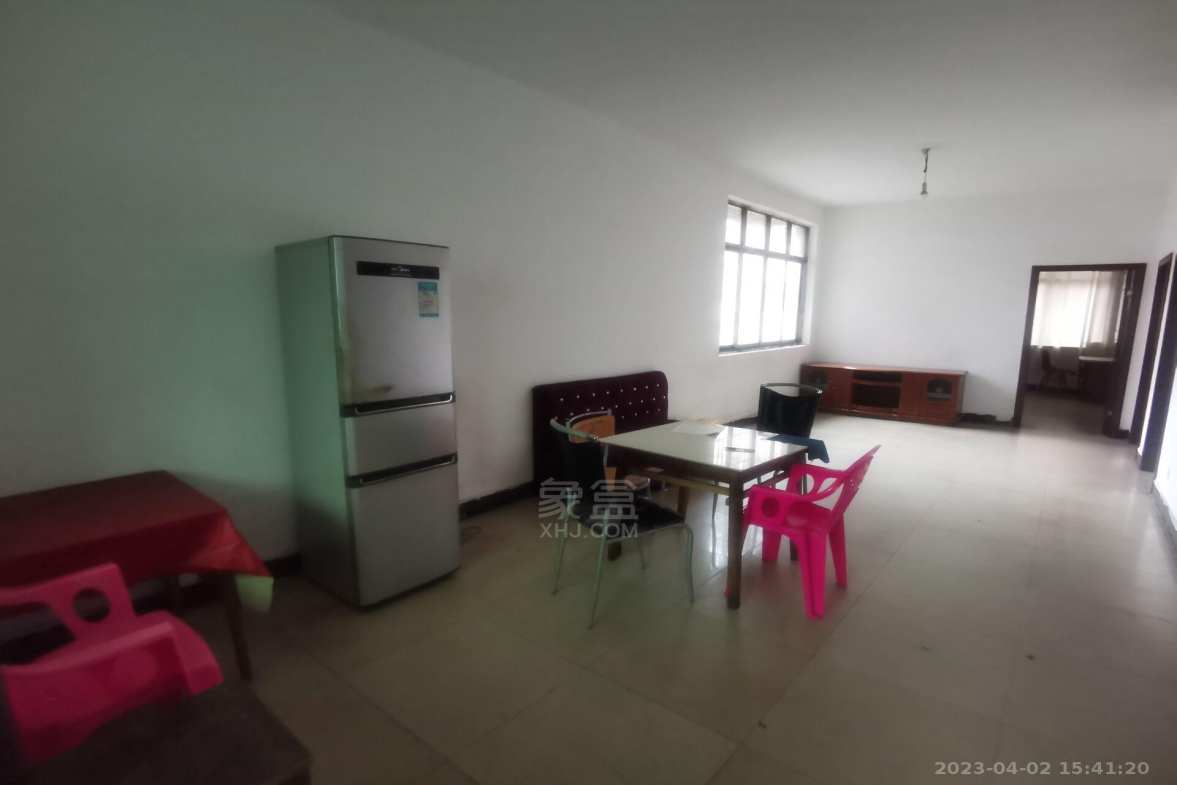 裕丰广场一区 3室1厅1卫 700.0元/月 裕丰广场一区 3室1厅1卫 700.0元/月室内图