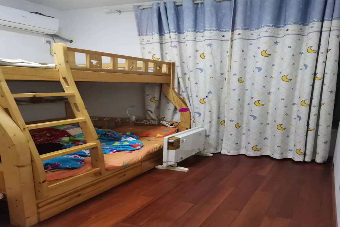 吉泰丽园 3室2厅2卫 85.0万 吉泰丽园 3室2厅2卫 85.0万客厅