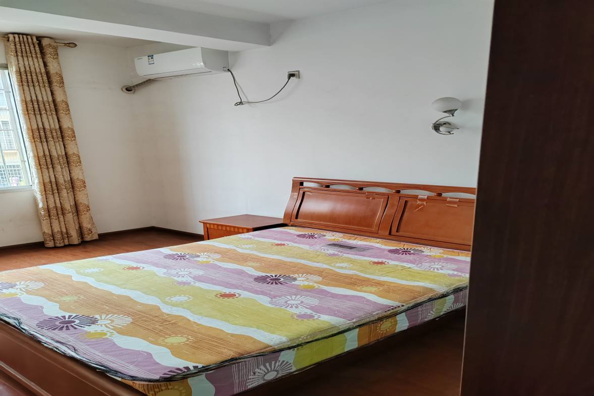 五江建材城  3室2厅2卫    1100.0元/月室内图