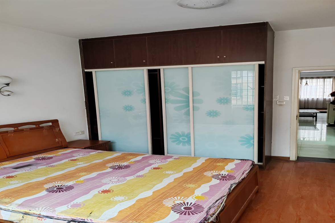 五江建材城  3室2厅2卫    1100.0元/月室内图