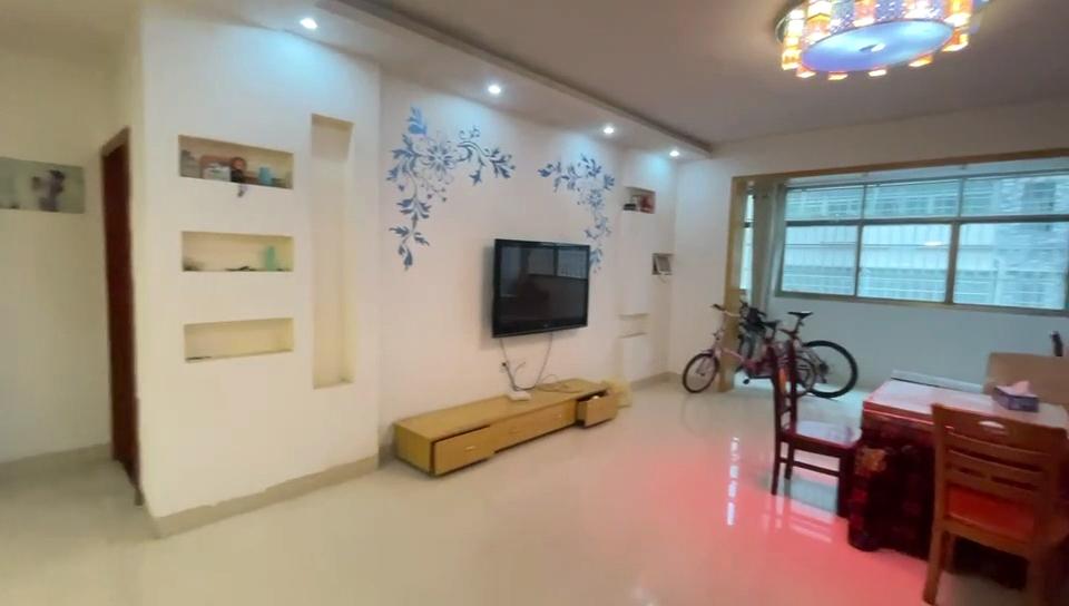 福源小区  3室2厅2卫    1500.0元/月室内图