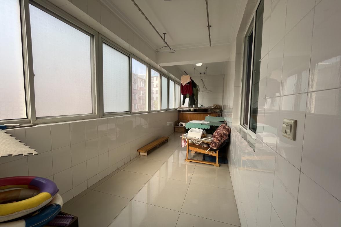 农业银行家属区  4室2厅2卫   95.80万户型图