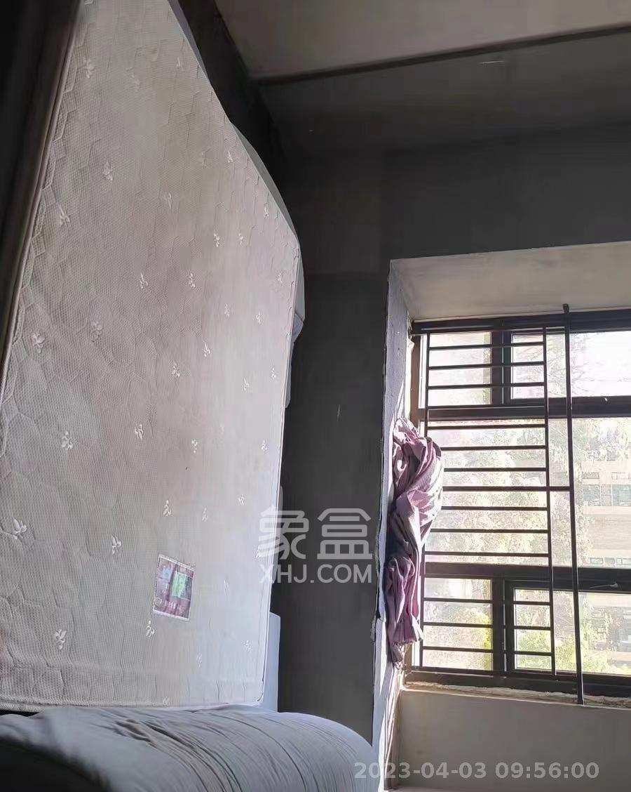 蓝光雍锦半岛  4室2厅2卫    1800.0元/月室内图