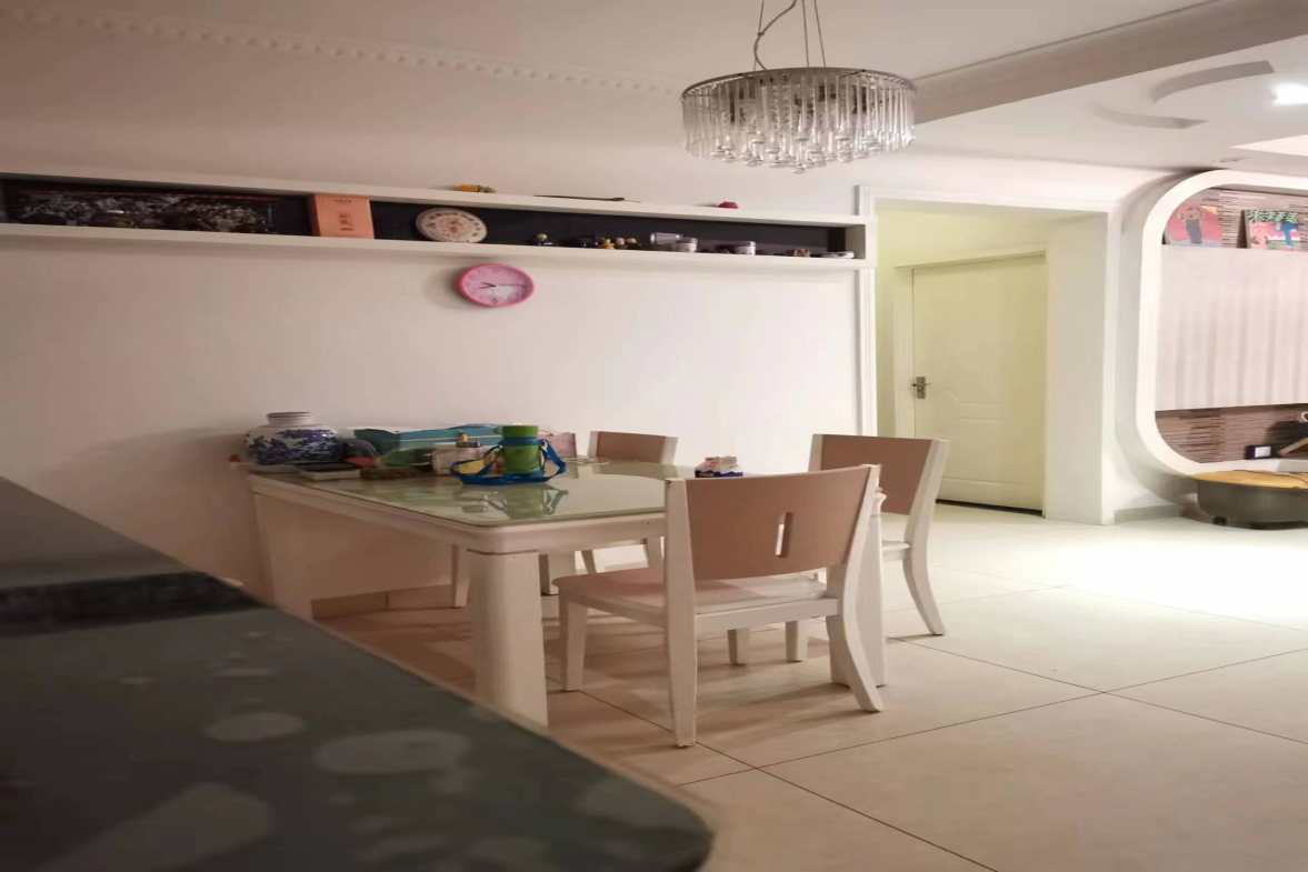 吉泰丽园 3室2厅2卫 85.0万 吉泰丽园 3室2厅2卫 85.0万客厅