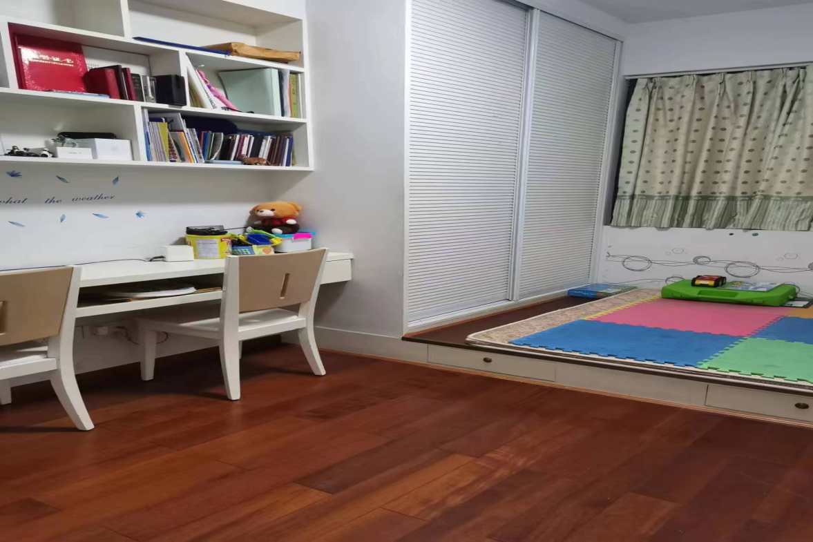 吉泰丽园 3室2厅2卫 85.0万 吉泰丽园 3室2厅2卫 85.0万客厅