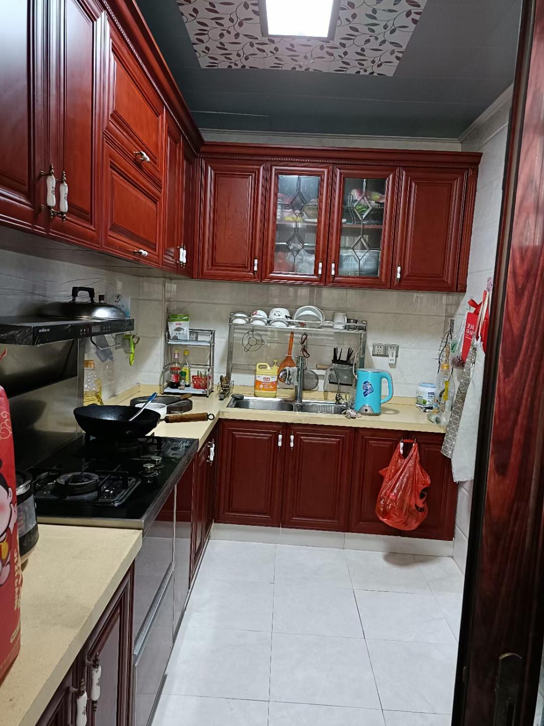 吉泰丽园 3室2厅2卫 88.8万 吉泰丽园 3室2厅2卫 88.8万客厅