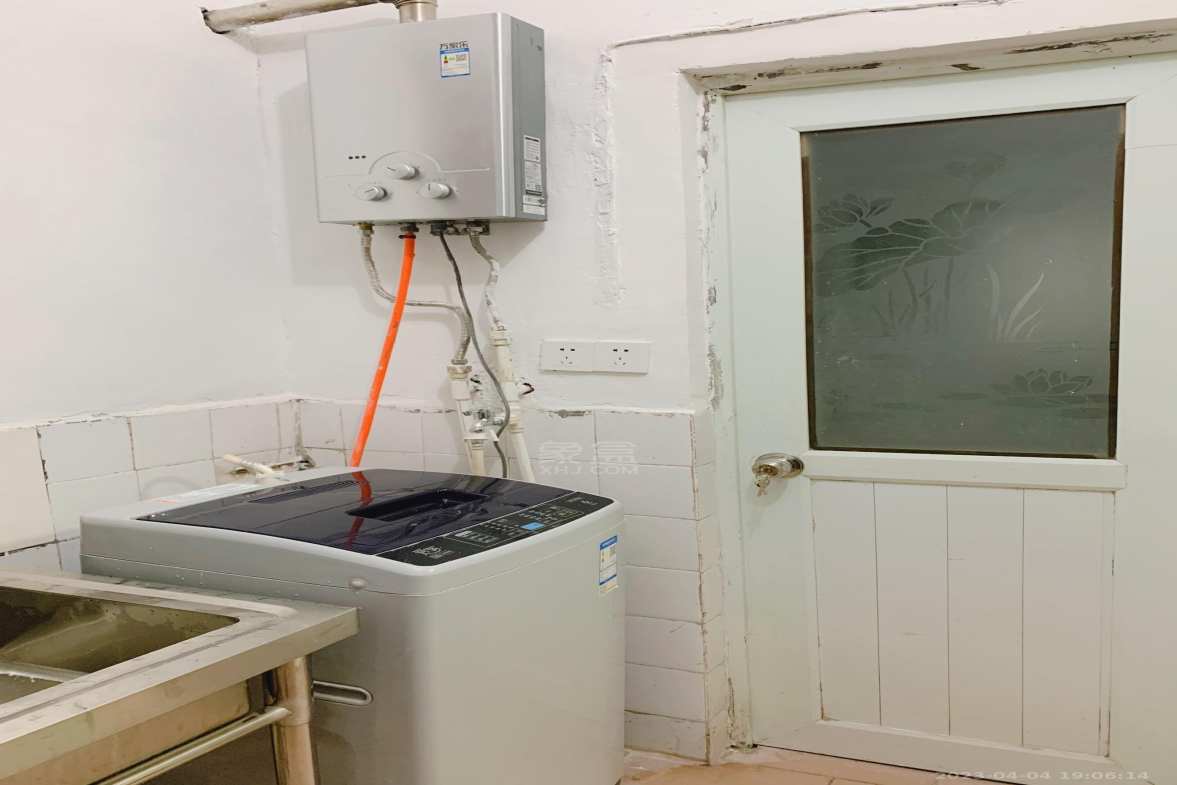 文化路税务局  2室1厅1卫    1200.0元/月室内图