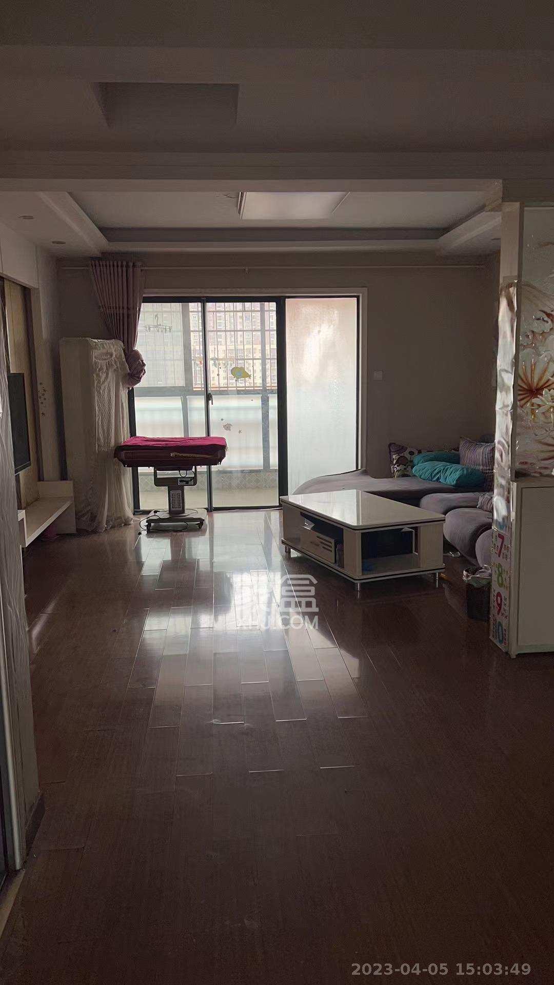 东业早安星城  3室2厅2卫   1800.00元/月室内图