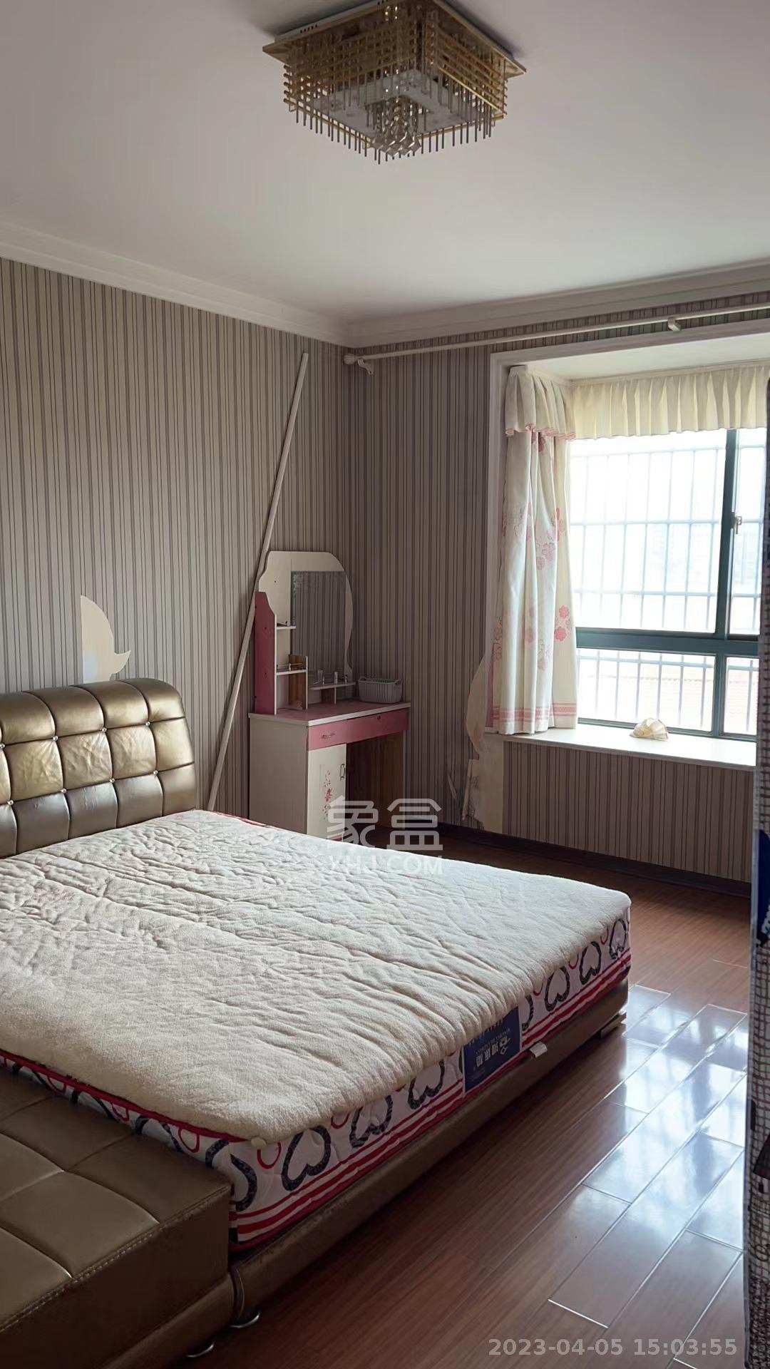 东业早安星城  3室2厅2卫   1800.00元/月室内图