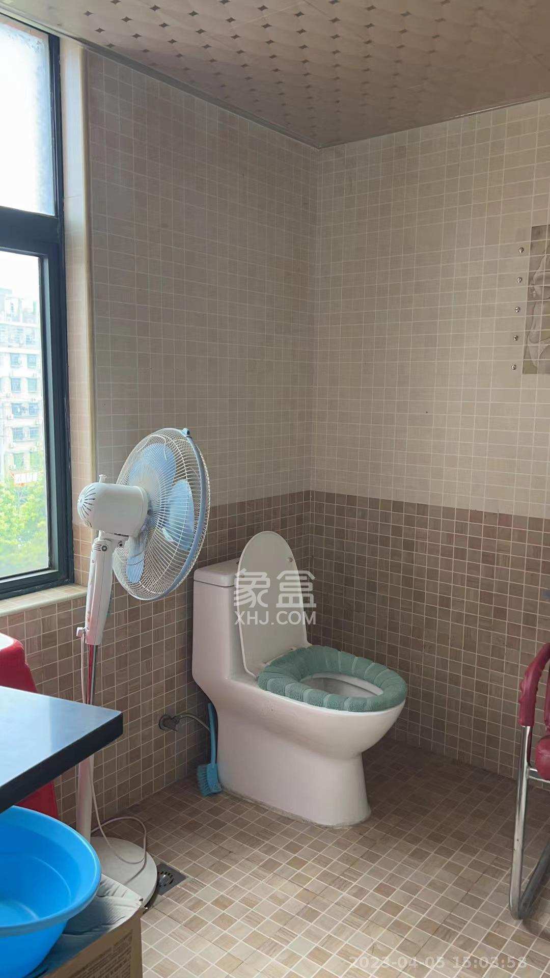 东业早安星城  3室2厅2卫   1800.00元/月室内图