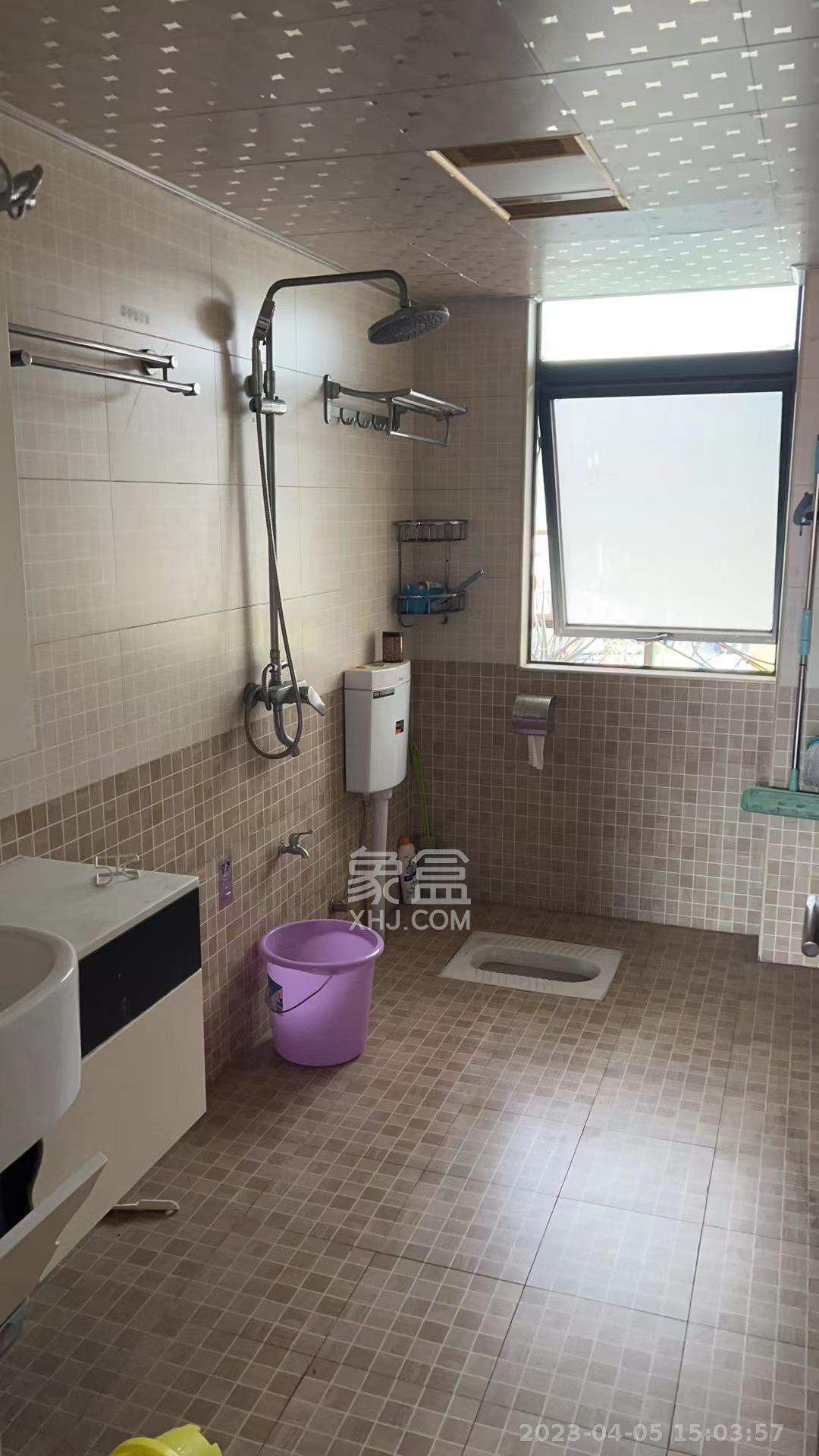 东业早安星城  3室2厅2卫   1800.00元/月室内图