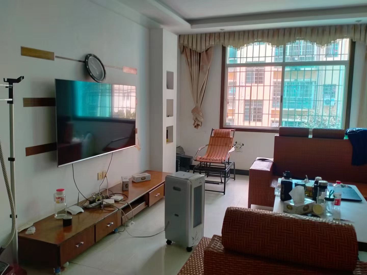 东星花园  3室2厅2卫   65.00万