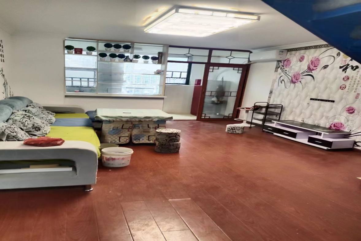 九圆大厦 2室1厅1卫 1600.0元/月 九圆大厦 2室1厅1卫 1600.0元/月室内图