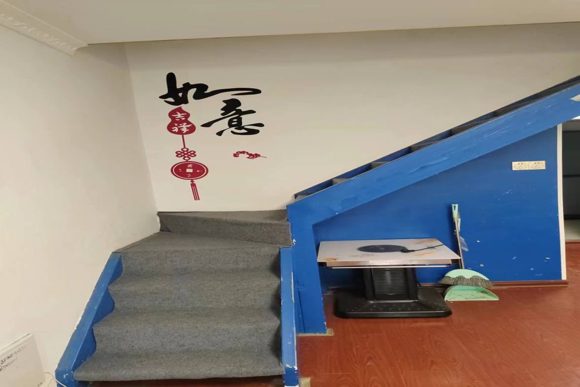 九圆大厦 2室1厅1卫 1600.0元/月 九圆大厦 2室1厅1卫 1600.0元/月室内图