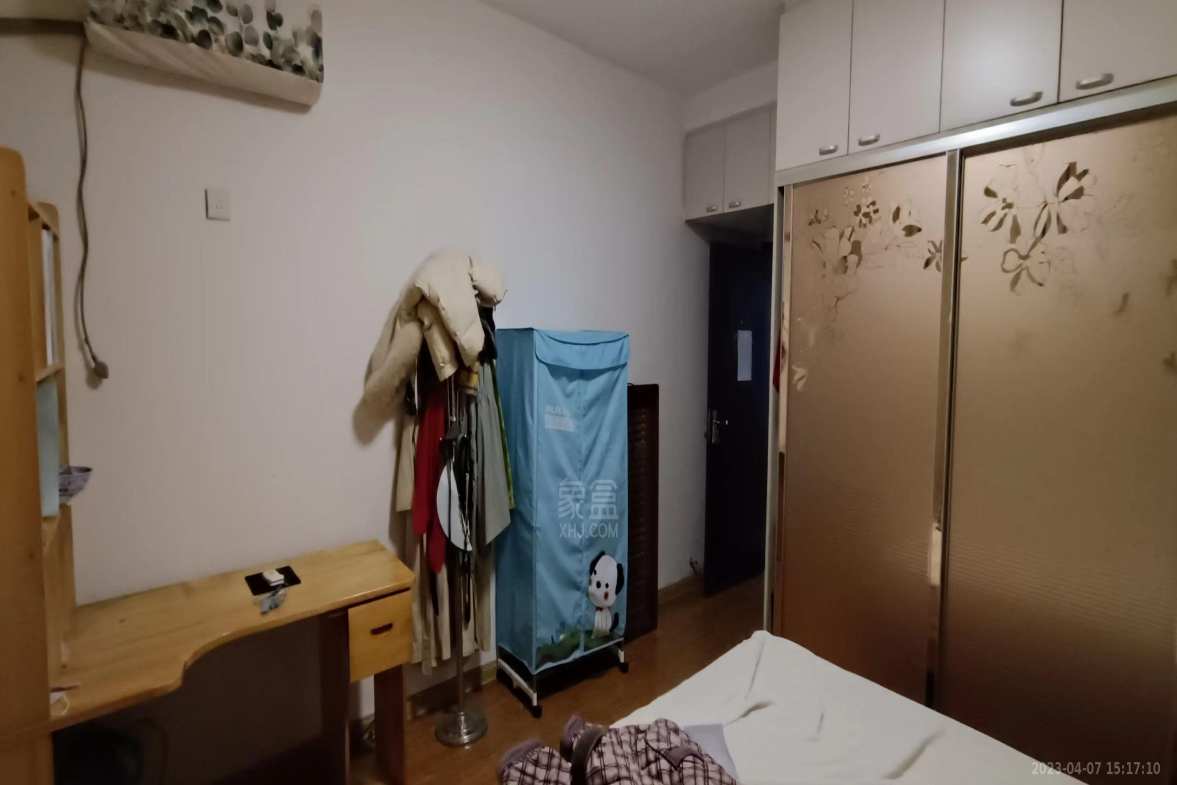 湘湾B区  3室2厅1卫   2000.00元/月室内图