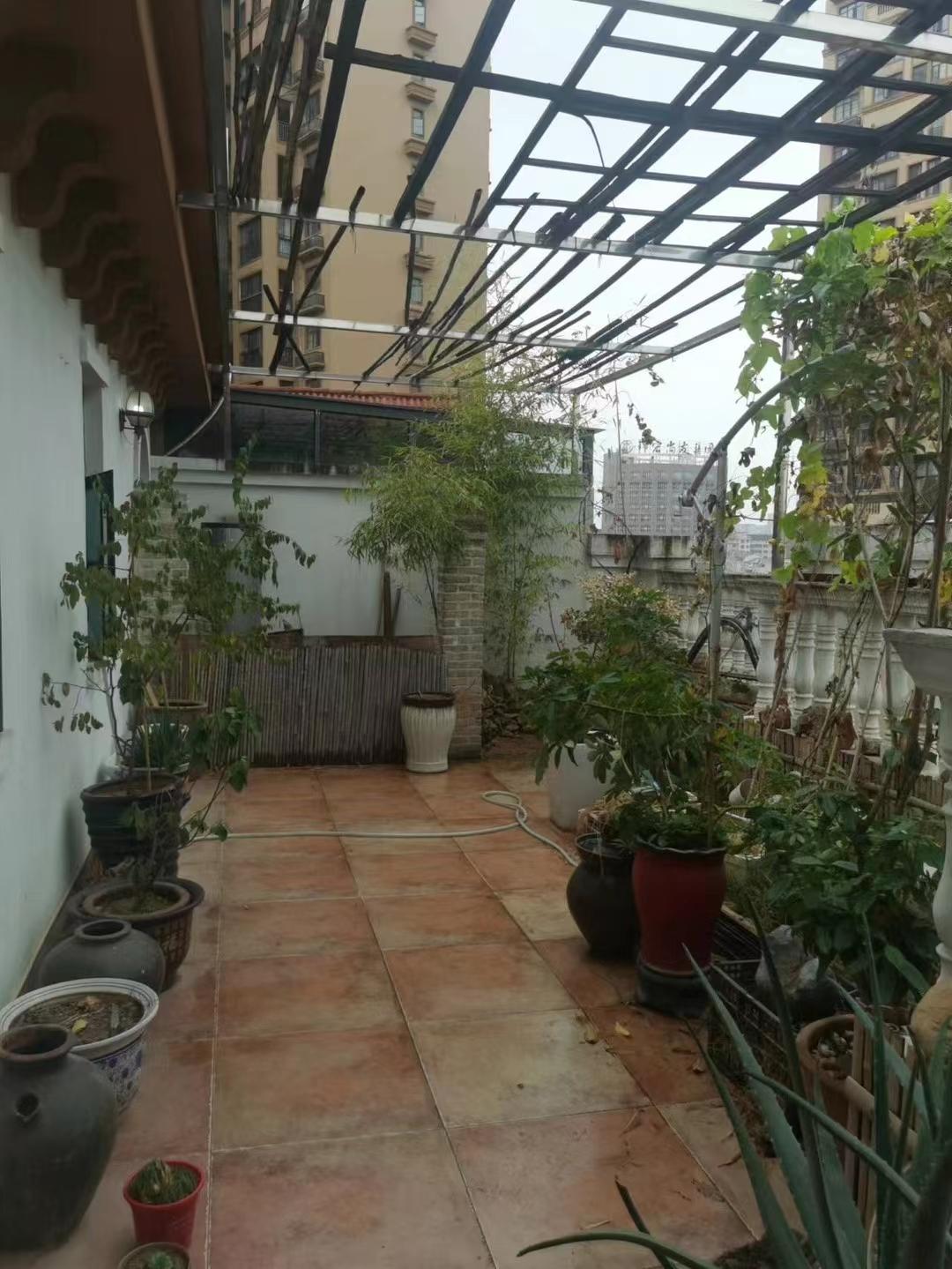 众一桂府  5室2厅2卫   179.00万室内图1