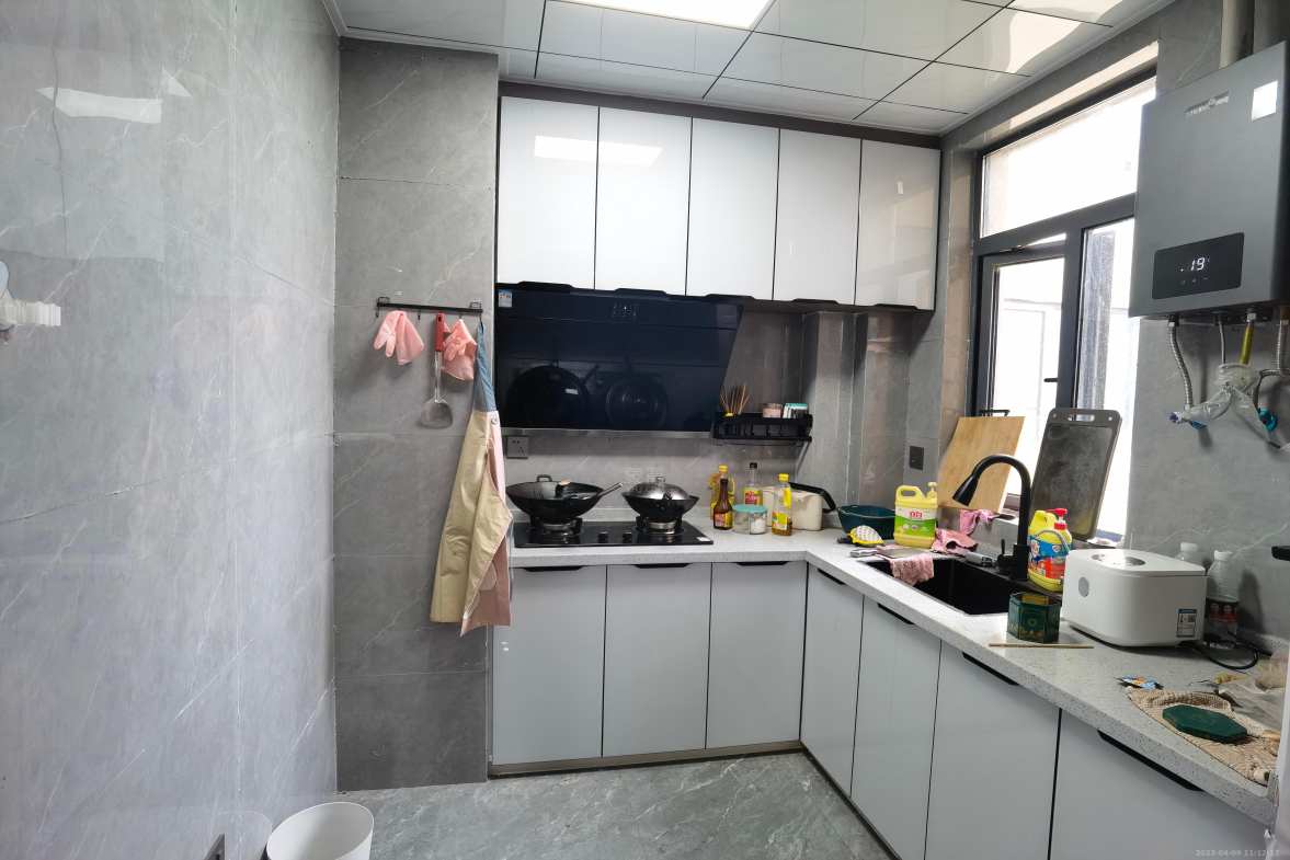 万丰上院西郡  3室2厅1卫    2300.0元/月室内图