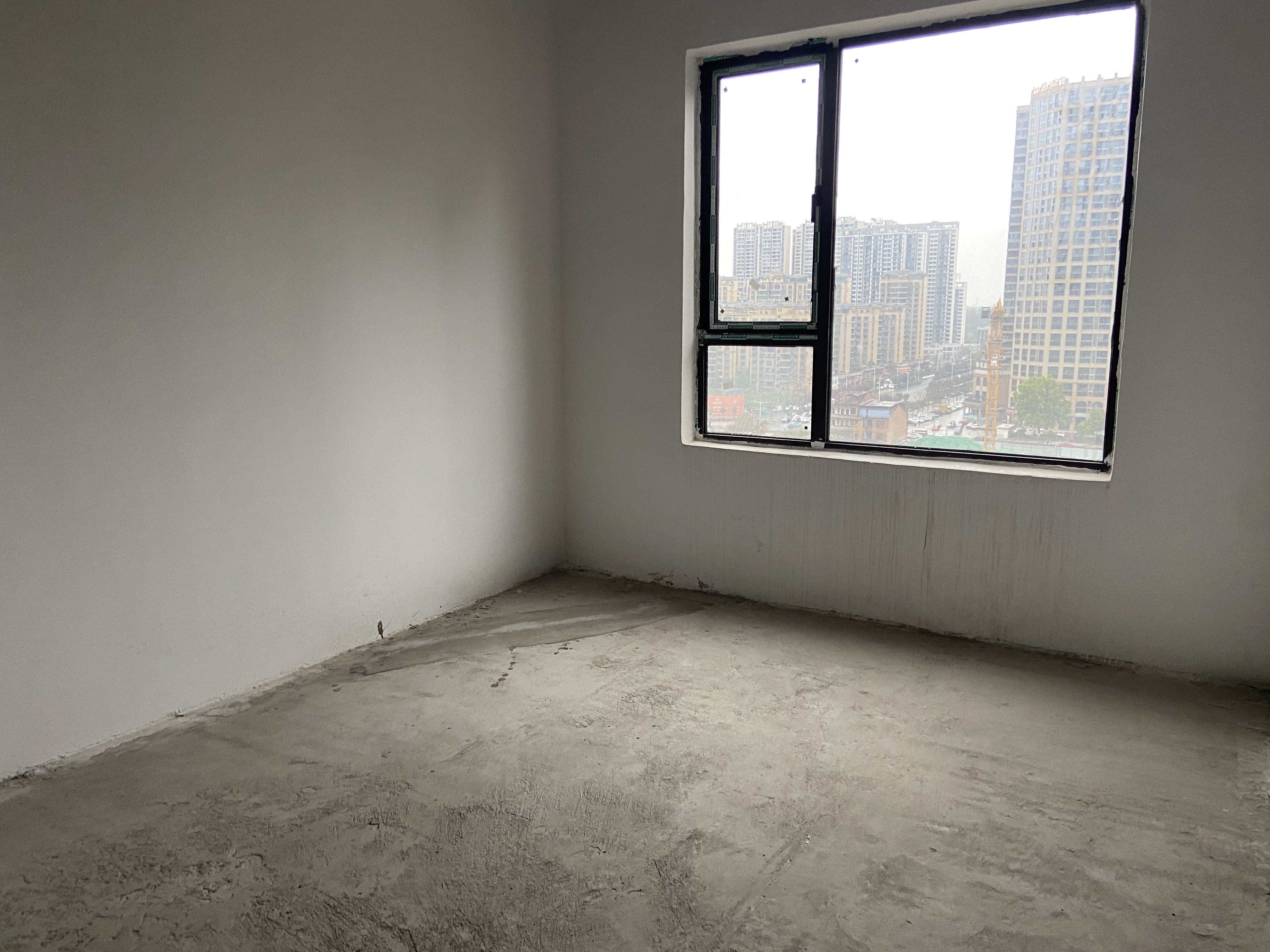 融冠蜜城  4室2厅2卫   92.80万