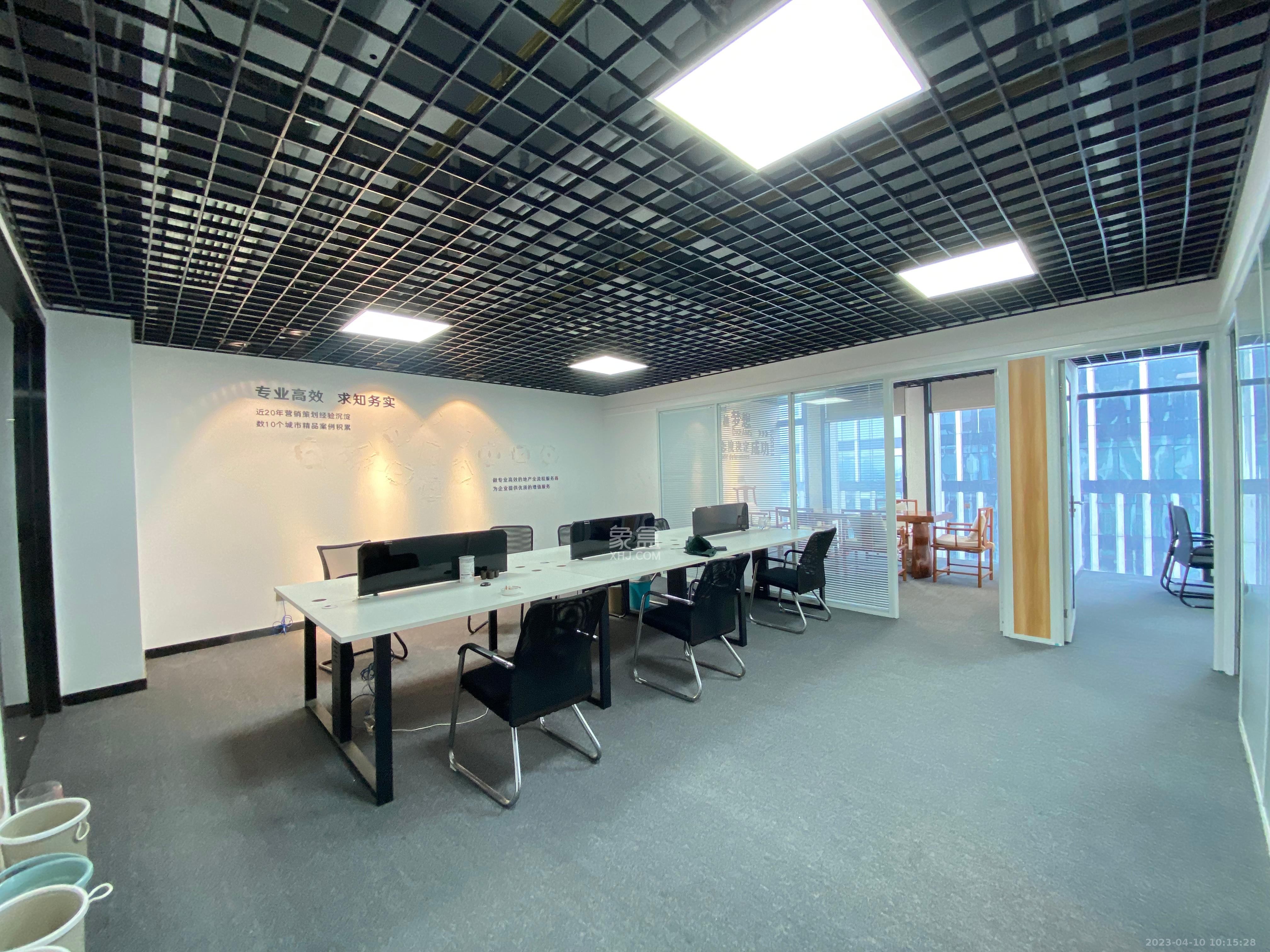 万达广场   123.84㎡      10000.0元/月