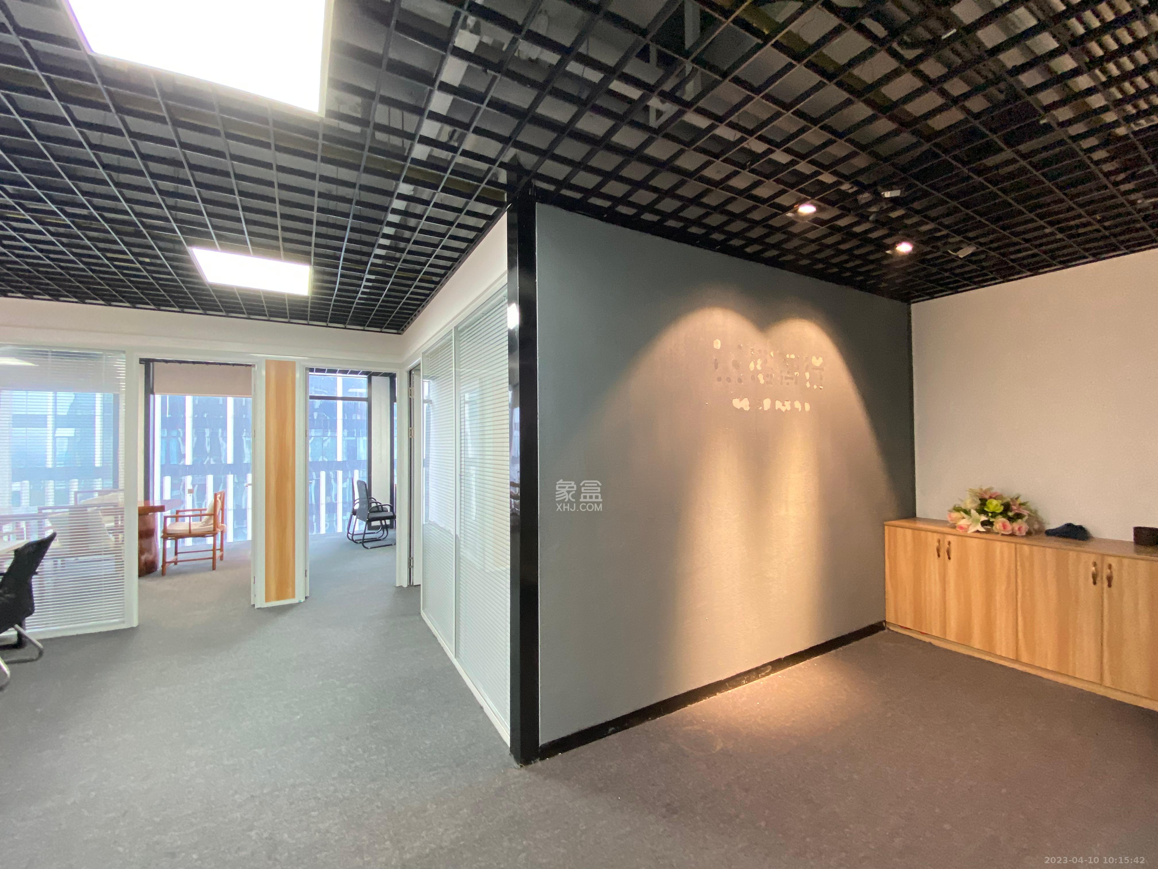 万达广场   123.84㎡      10000.0元/月室内图