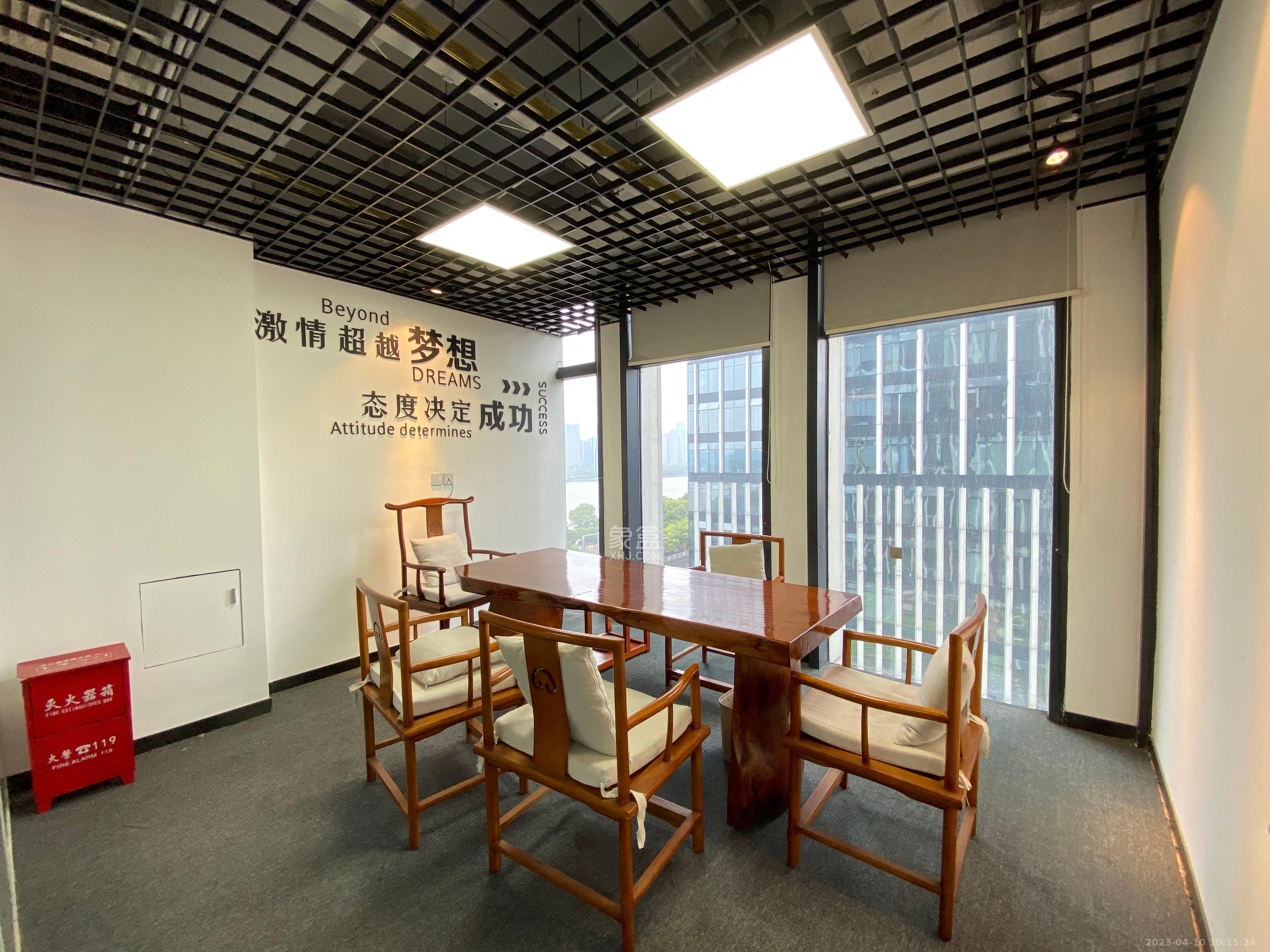 万达广场   123.84㎡      10000.0元/月室内图