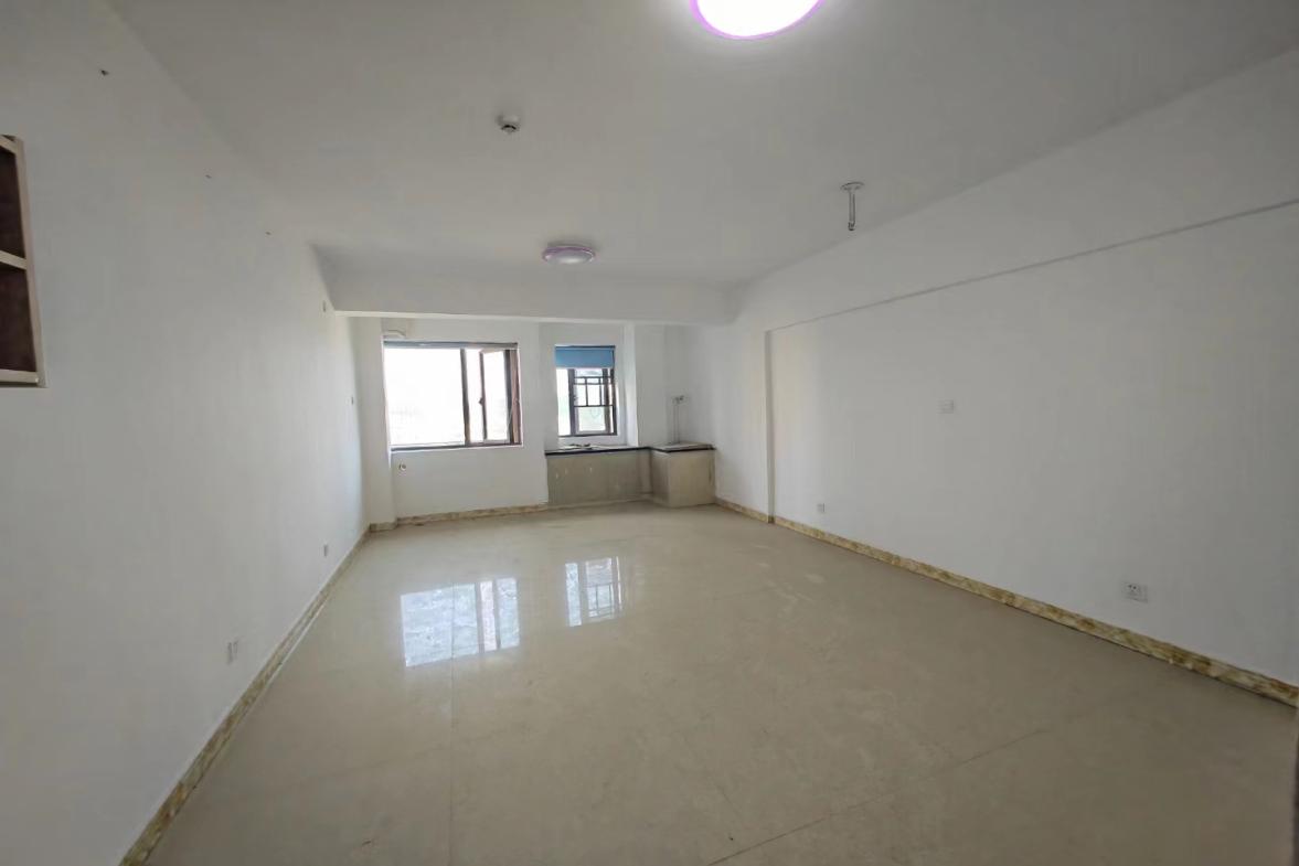 盛世时代广场 1室1厅1卫 28.8万 盛世时代广场 1室1厅1卫 28.8万客厅