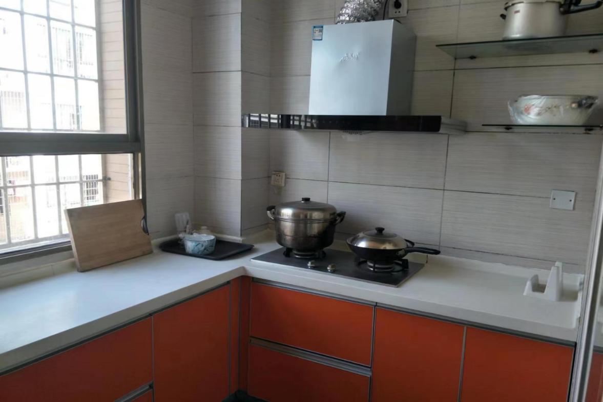 春园公寓 4室2厅2卫 75.00万 春园公寓 4室2厅2卫 75.00万客厅