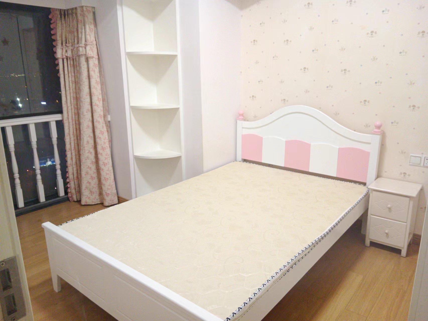 新邦壹品  2室2厅1卫   2200.00元/月