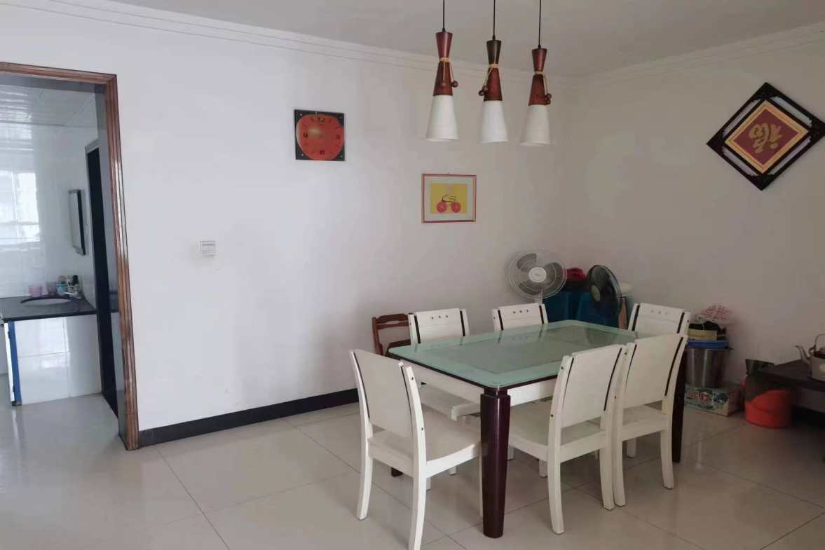 娄底市水果农产品大市场 3室2厅2卫 50.00万 娄底市水果农产品大市场 3室2厅2卫 50.00万客厅