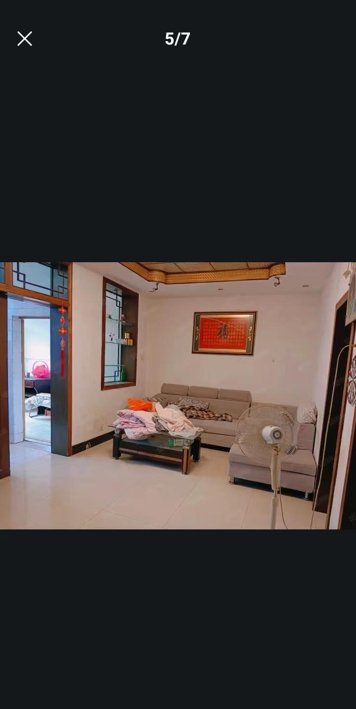 公园社区(青山小区) 3室1厅1卫 25.80万 公园社区(青山小区) 3室1厅1卫 25.80万客厅