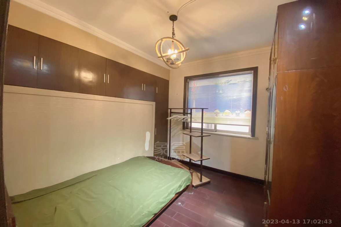 耀华大厦 4室2厅1卫 2300.0元/月 耀华大厦 4室2厅1卫 2300.0元/月室内图