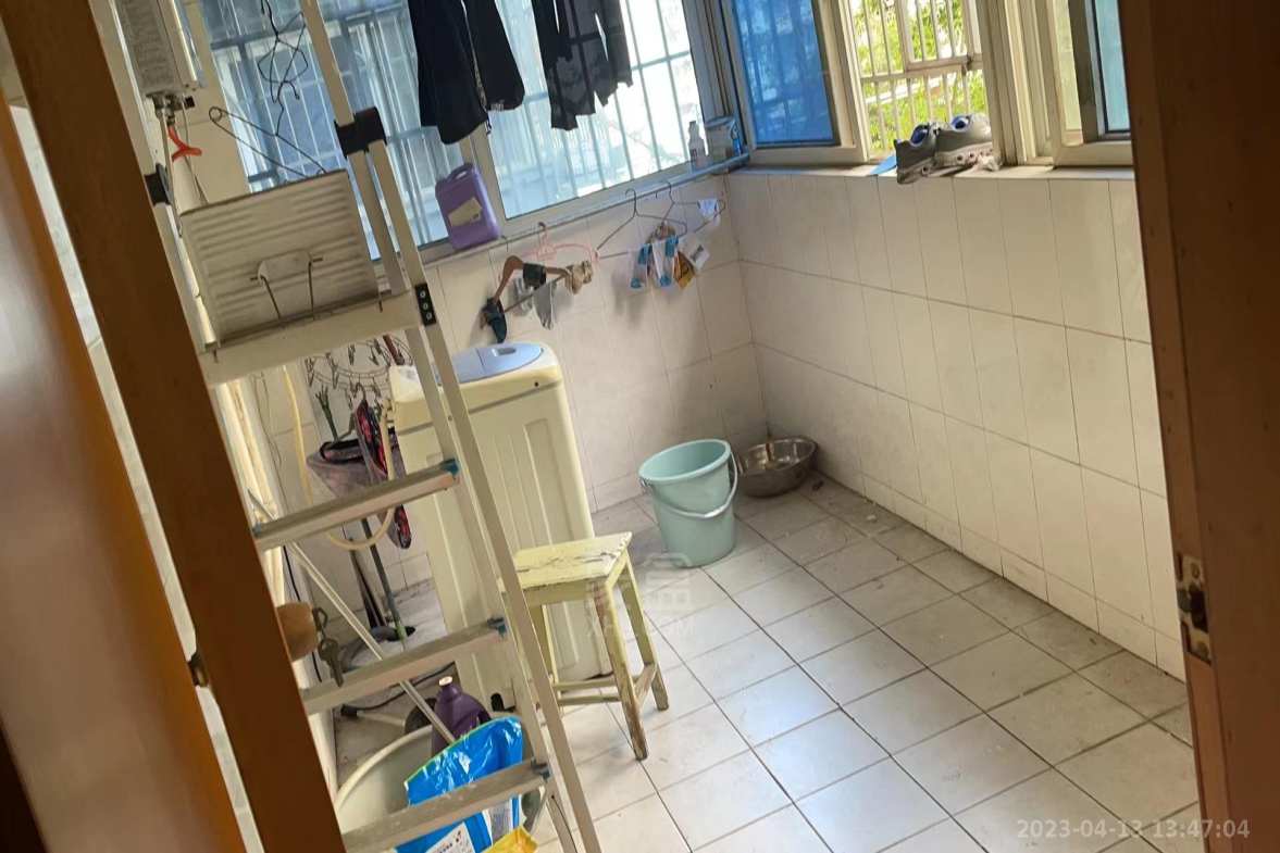 厦华小区(大坪管理设计院) 3室2厅1卫 1300.00元/月 厦华小区(大坪管理设计院) 3室2厅1卫 1300.00元/月室内图