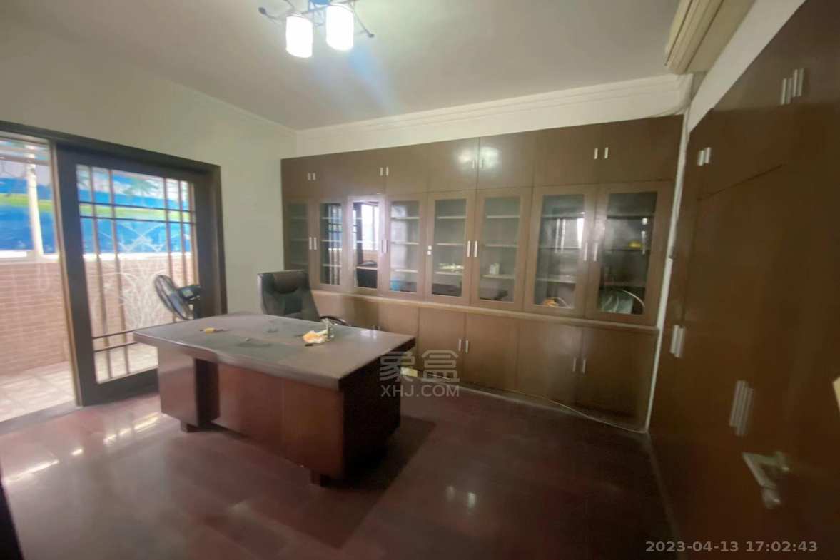 耀华大厦 4室2厅1卫 2300.0元/月 耀华大厦 4室2厅1卫 2300.0元/月室内图