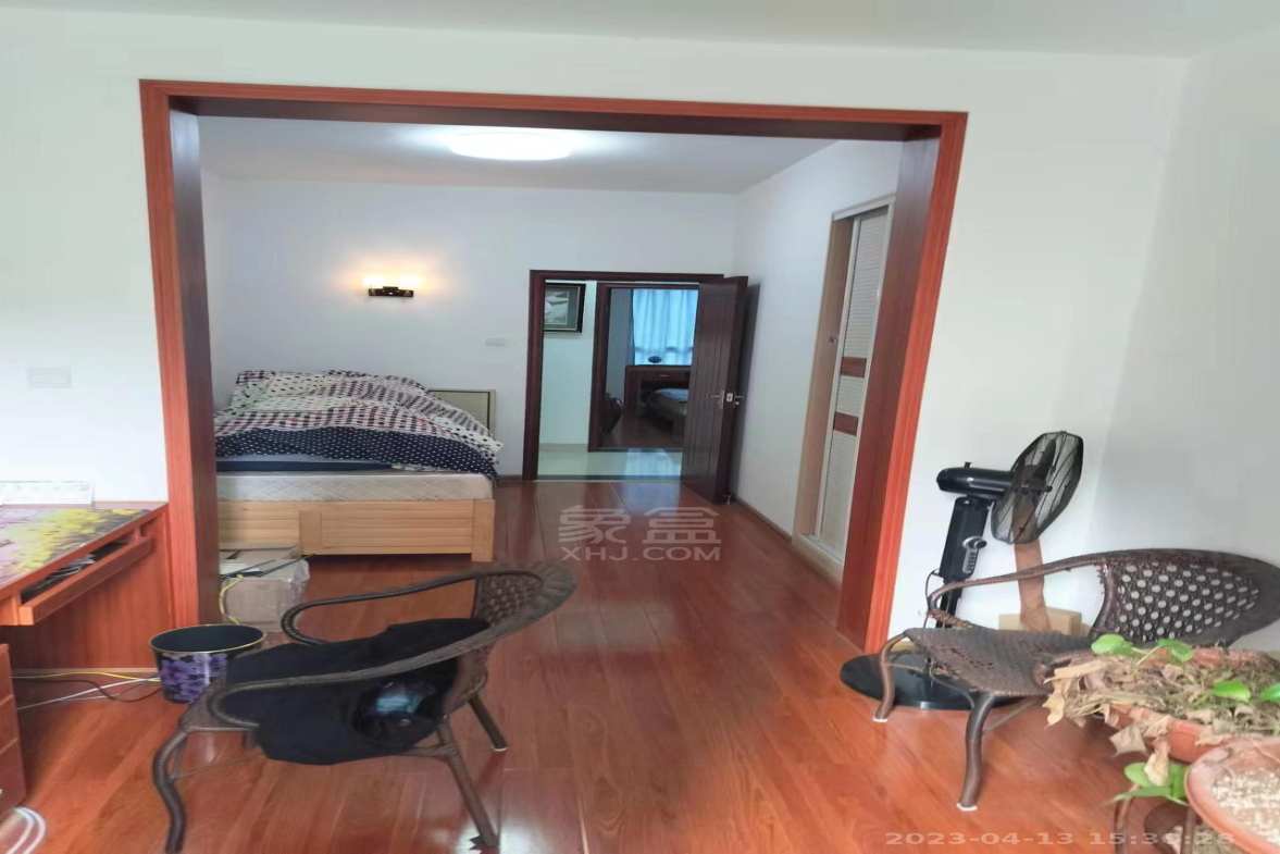 中央皇庭 3室2厅2卫 2200.00元/月 中央皇庭 3室2厅2卫 2200.00元/月室内图