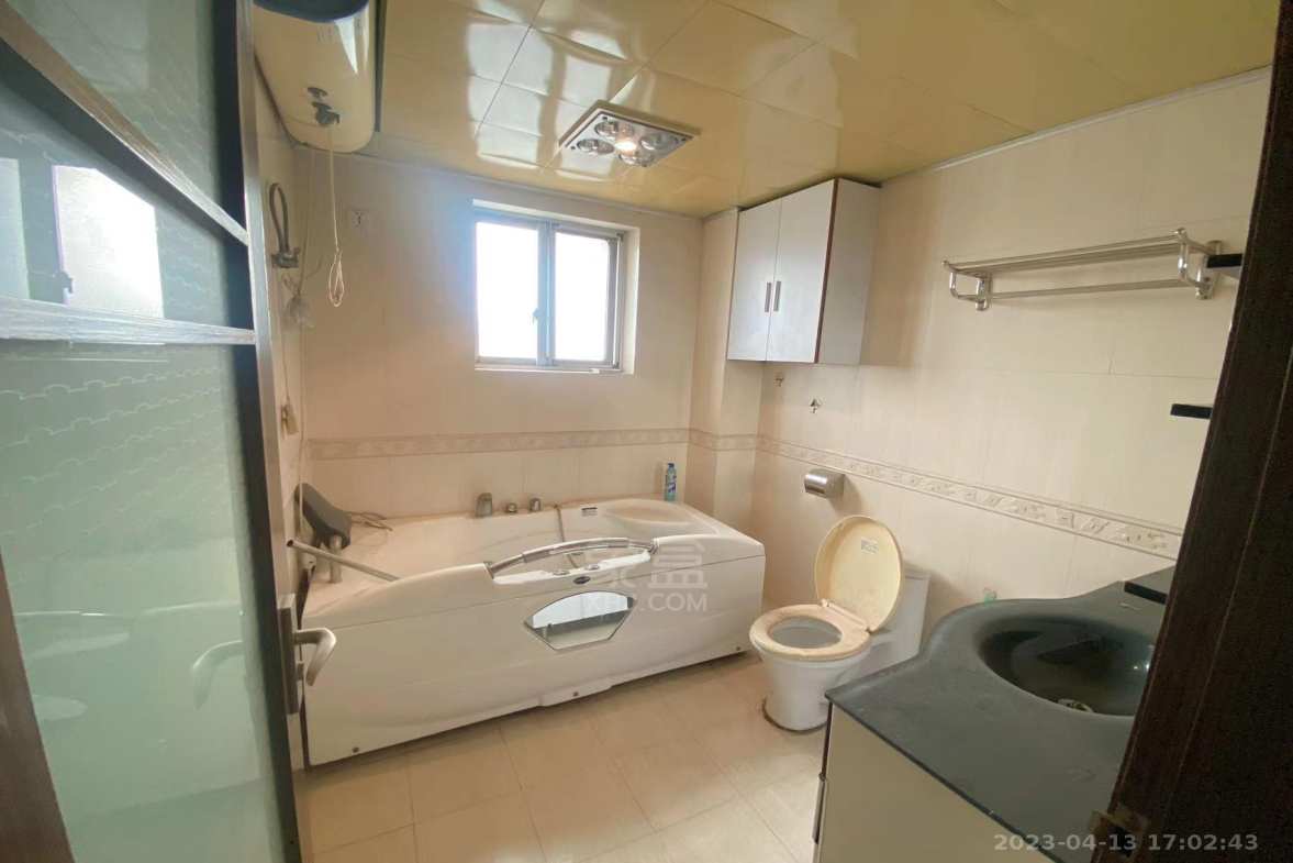 耀华大厦 4室2厅1卫 2300.0元/月 耀华大厦 4室2厅1卫 2300.0元/月室内图