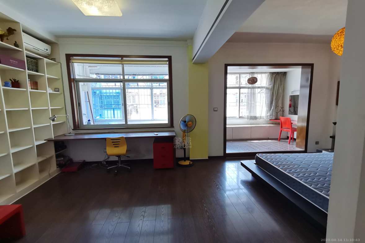 国税二村  4室2厅2卫   1600.00元/月室内图