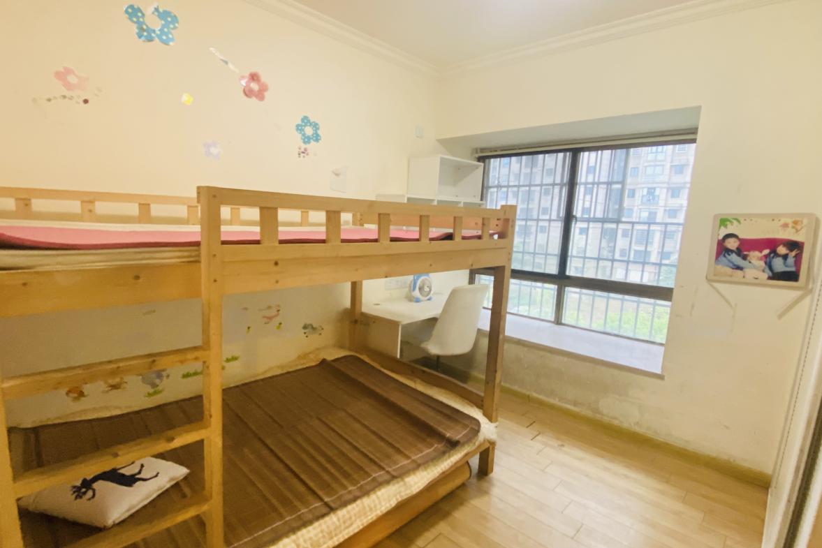 碧桂园  4室2厅2卫   2200.00元/月室内图