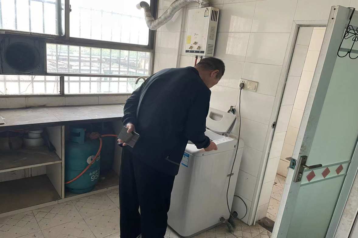 和平北路散盘  1室1厅1卫   800.00元/月 和平北路散盘  1室1厅1卫   800.00元/月室内图