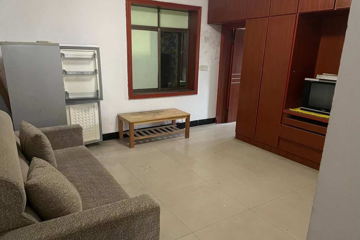 和平北路散盘  1室1厅1卫   800.00元/月 和平北路散盘  1室1厅1卫   800.00元/月室内图