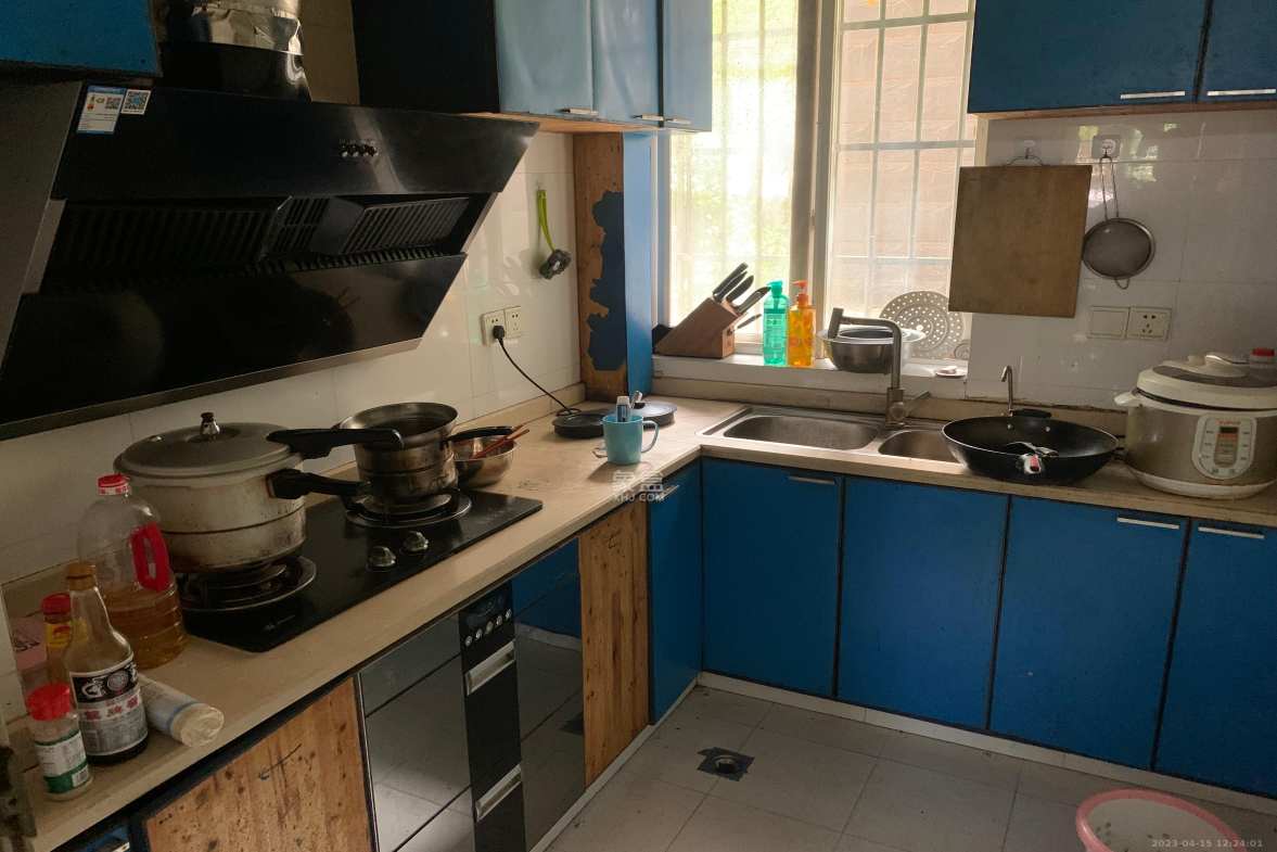 东城名苑  3室2厅1卫    1800.0元/月室内图