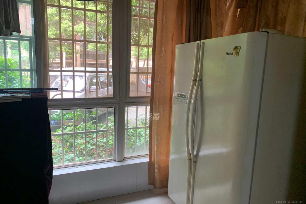 东城名苑  3室2厅1卫    1800.0元/月室内图