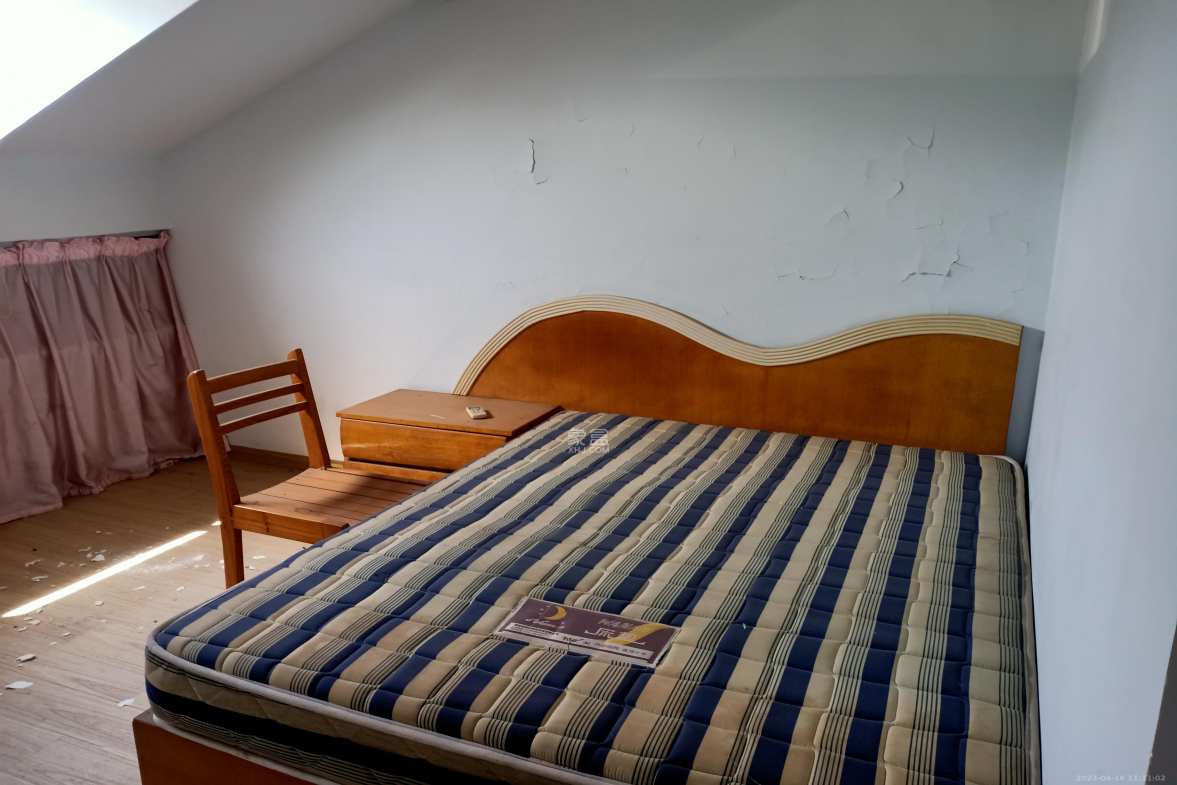 枫林绿洲 5室2厅1卫 2600.00元/月 枫林绿洲 5室2厅1卫 2600.00元/月室内图