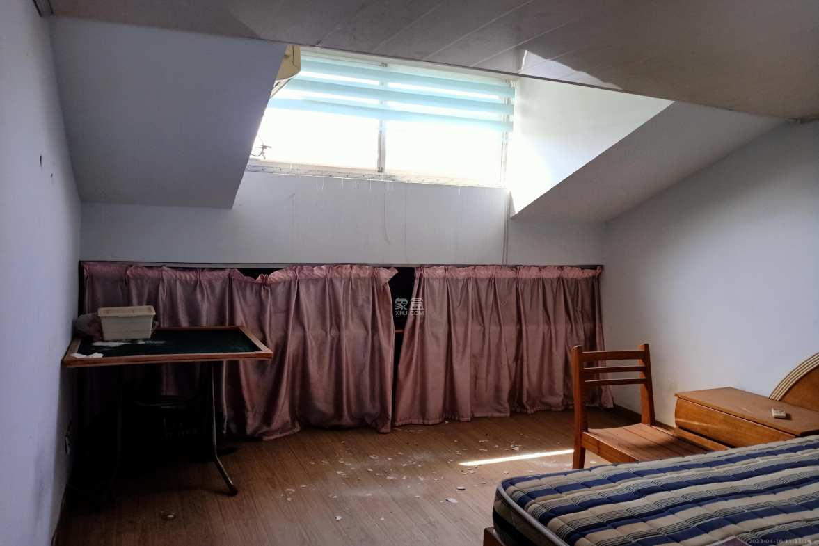 枫林绿洲 5室2厅1卫 2600.00元/月 枫林绿洲 5室2厅1卫 2600.00元/月室内图