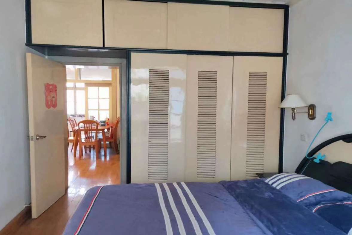 八一安居小区  3室1厅1卫    53.6万客厅