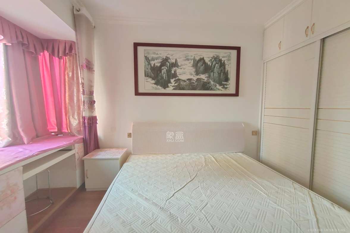 和泓梅溪四季 3室2厅2卫 2700.0元/月 和泓梅溪四季 3室2厅2卫 2700.0元/月室内图