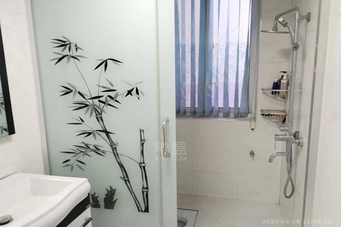 莱茵小镇 3室2厅2卫 1800.0元/月 莱茵小镇 3室2厅2卫 1800.0元/月室内图