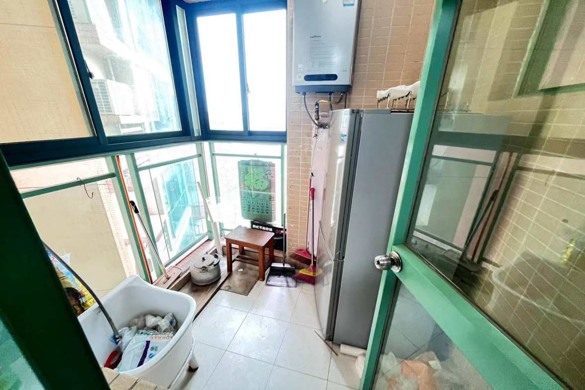 香江城市花园  3室2厅2卫   70.00万室内图