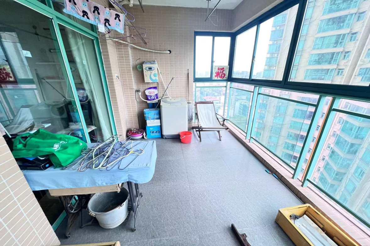 香江城市花园  3室2厅2卫   70.00万室内图