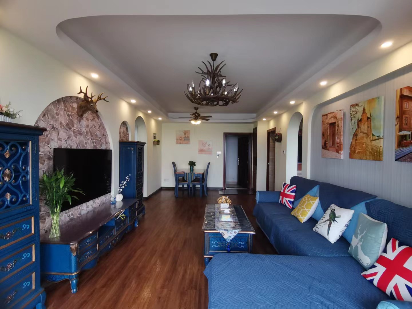 星河国际  3室2厅1卫   100.00万